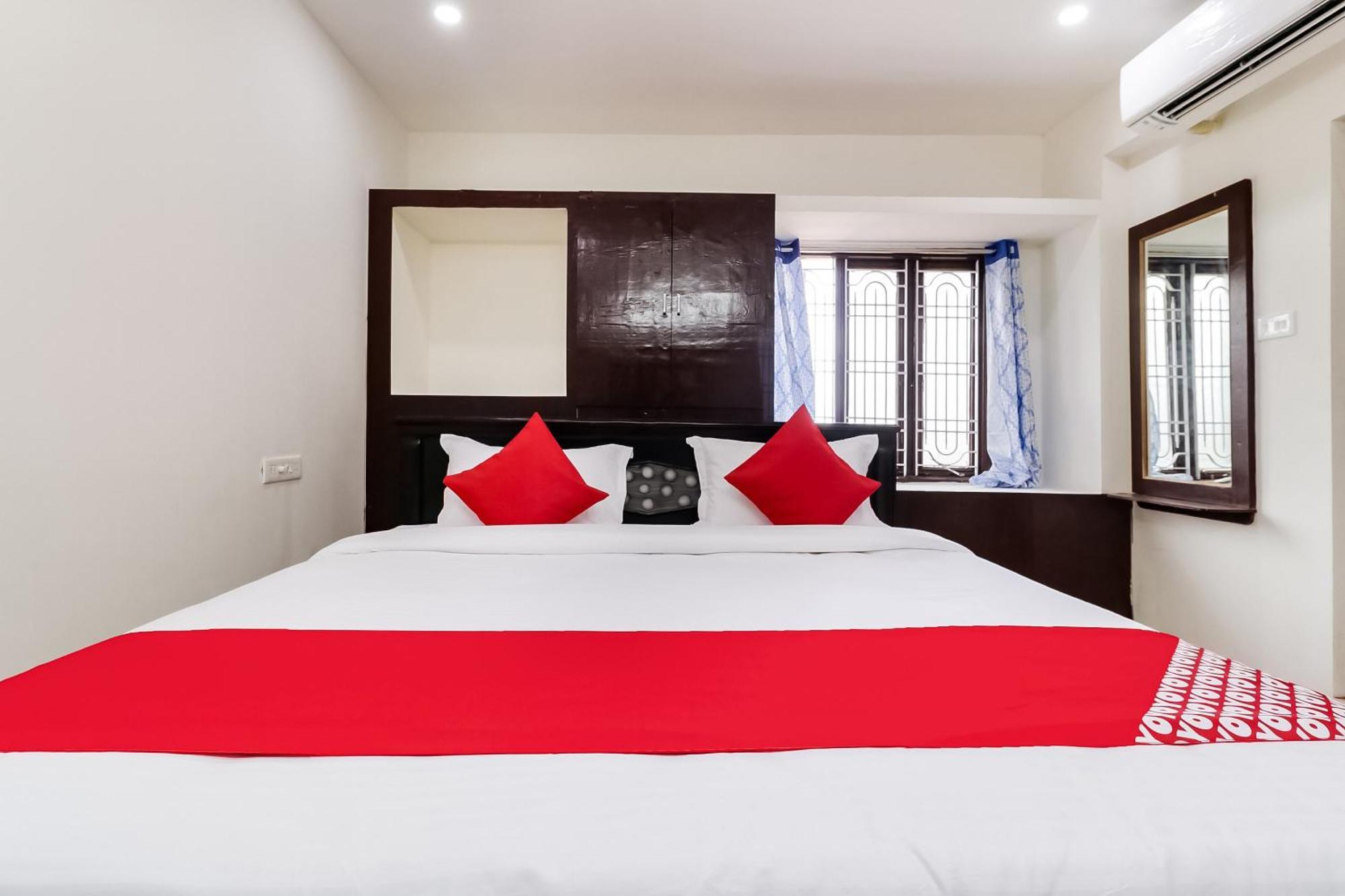 Hotel Oyo Victory Grand Tadepalle Exterior foto